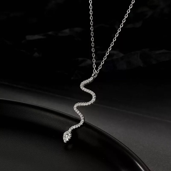 👏🏼Clearance👏🏼S925 Sterling Sliver Snake Shape Necklace - Picture 6 of 9